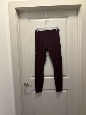 High-Waist Stretch Leggings in Deep Plum Pact Organic Cotton Size M